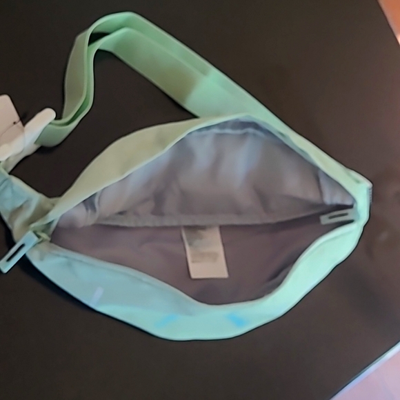 Air Jordan Crossbody Bag - Picture 4 of 5